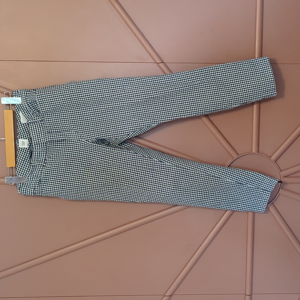 3/$20 Gap - Gingham - Stretch Capri - 6